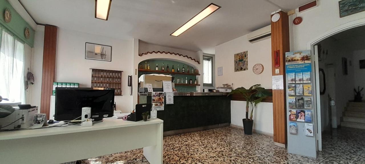 Hotel Maddalena マリーナ・ディ・ラヴェンナ エクステリア 写真