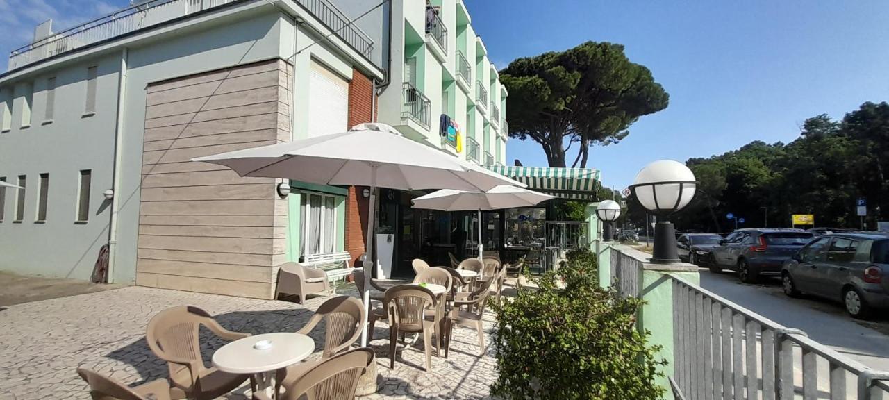 Hotel Maddalena マリーナ・ディ・ラヴェンナ エクステリア 写真