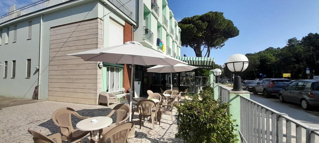 Hotel Maddalena マリーナ・ディ・ラヴェンナ エクステリア 写真