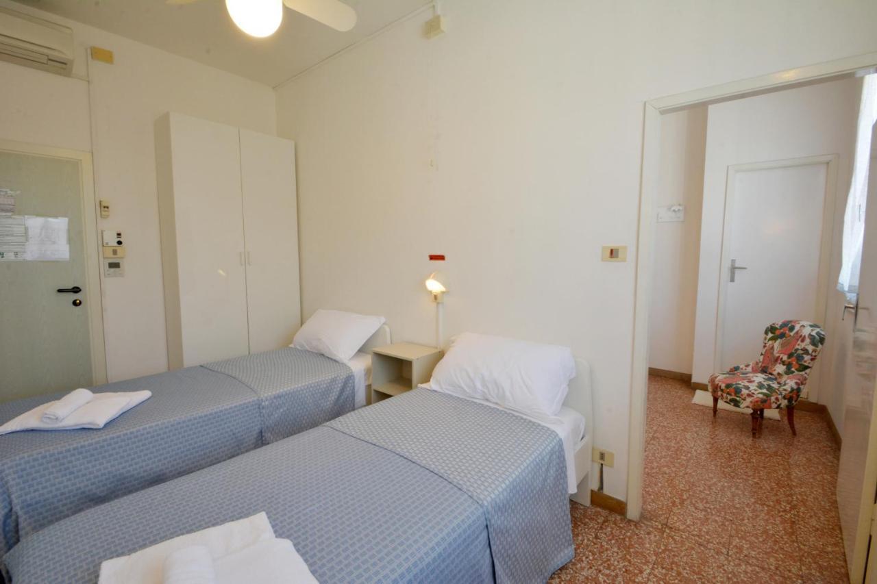 Hotel Maddalena マリーナ・ディ・ラヴェンナ エクステリア 写真