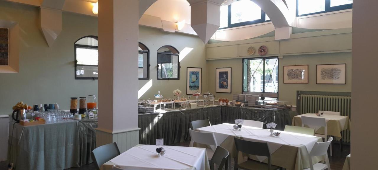 Hotel Maddalena マリーナ・ディ・ラヴェンナ エクステリア 写真