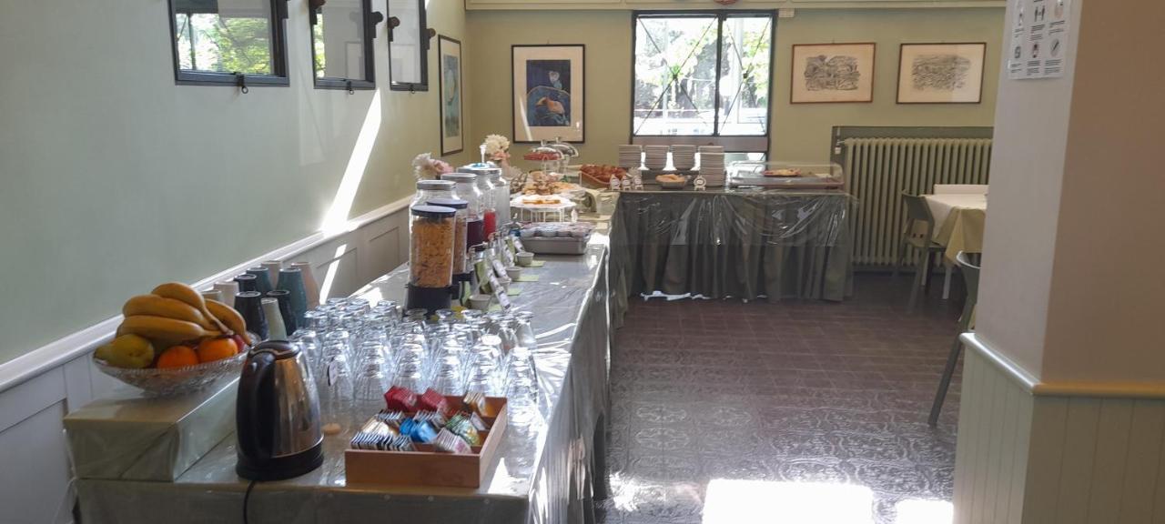 Hotel Maddalena マリーナ・ディ・ラヴェンナ エクステリア 写真